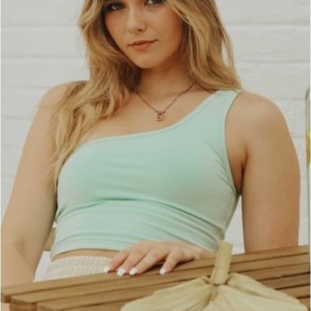 GREEN | Klassy Network | Brami crop one shoulder